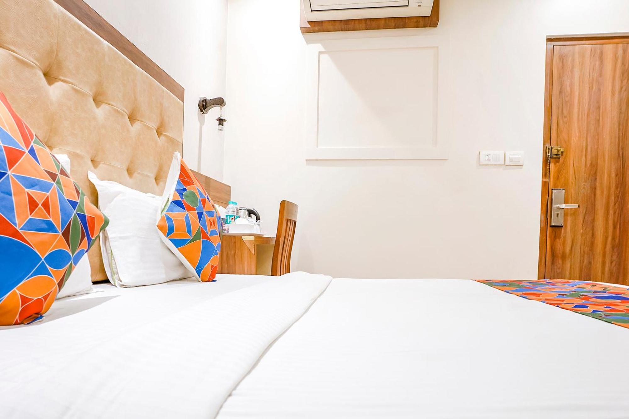 Fabhotel Amber Palace - Nr Fort & Csmt Station Mumbai Exteriör bild
