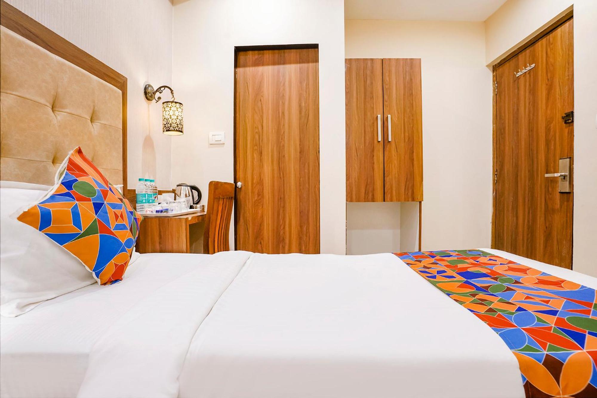 Fabhotel Amber Palace - Nr Fort & Csmt Station Mumbai Exteriör bild