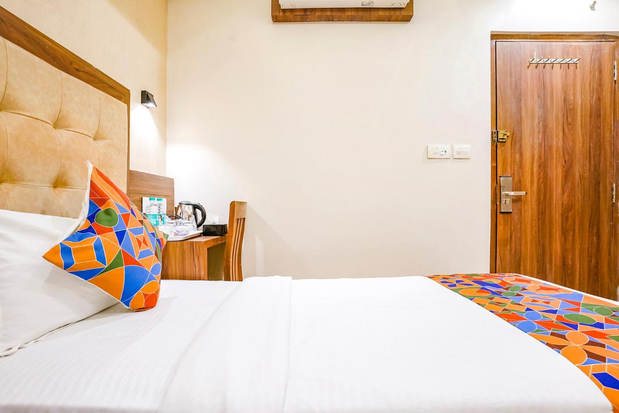 Fabhotel Amber Palace - Nr Fort & Csmt Station Mumbai Exteriör bild